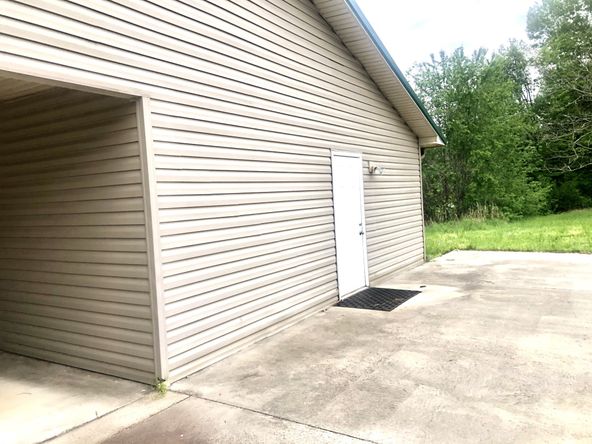 1225 Spring St, Dover, TN 37058